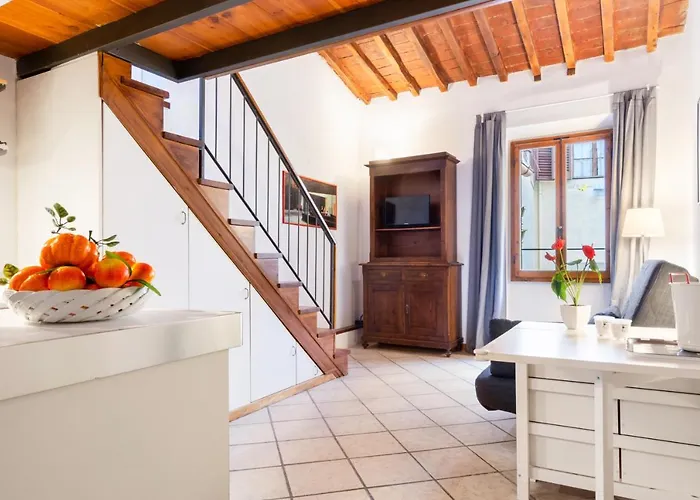 Guesthost - Modern Flat - 3 Mins From Duomo Square * فلورنس