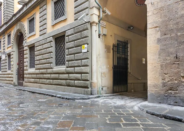 Guesthost - Modern Flat - 3 Mins From Duomo Square * Florencie