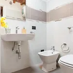 Guesthost - Modern Flat - 3 Mins From Duomo Square Florenz