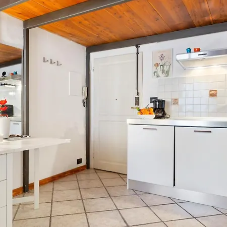 Guesthost - Modern Flat - 3 Mins From Duomo Square Appartement *