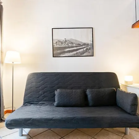 Guesthost - Modern Flat - 3 Mins From Duomo Square Florenz