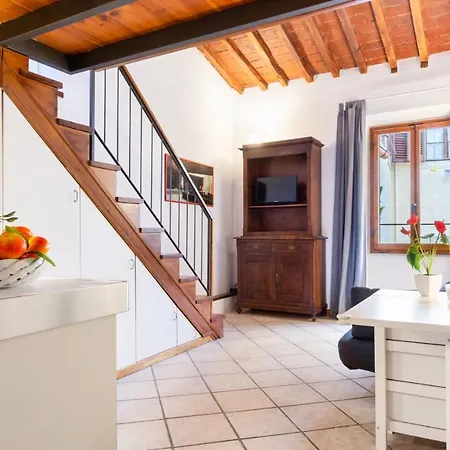 Guesthost - Modern Flat - 3 Mins From Duomo Square * Florence